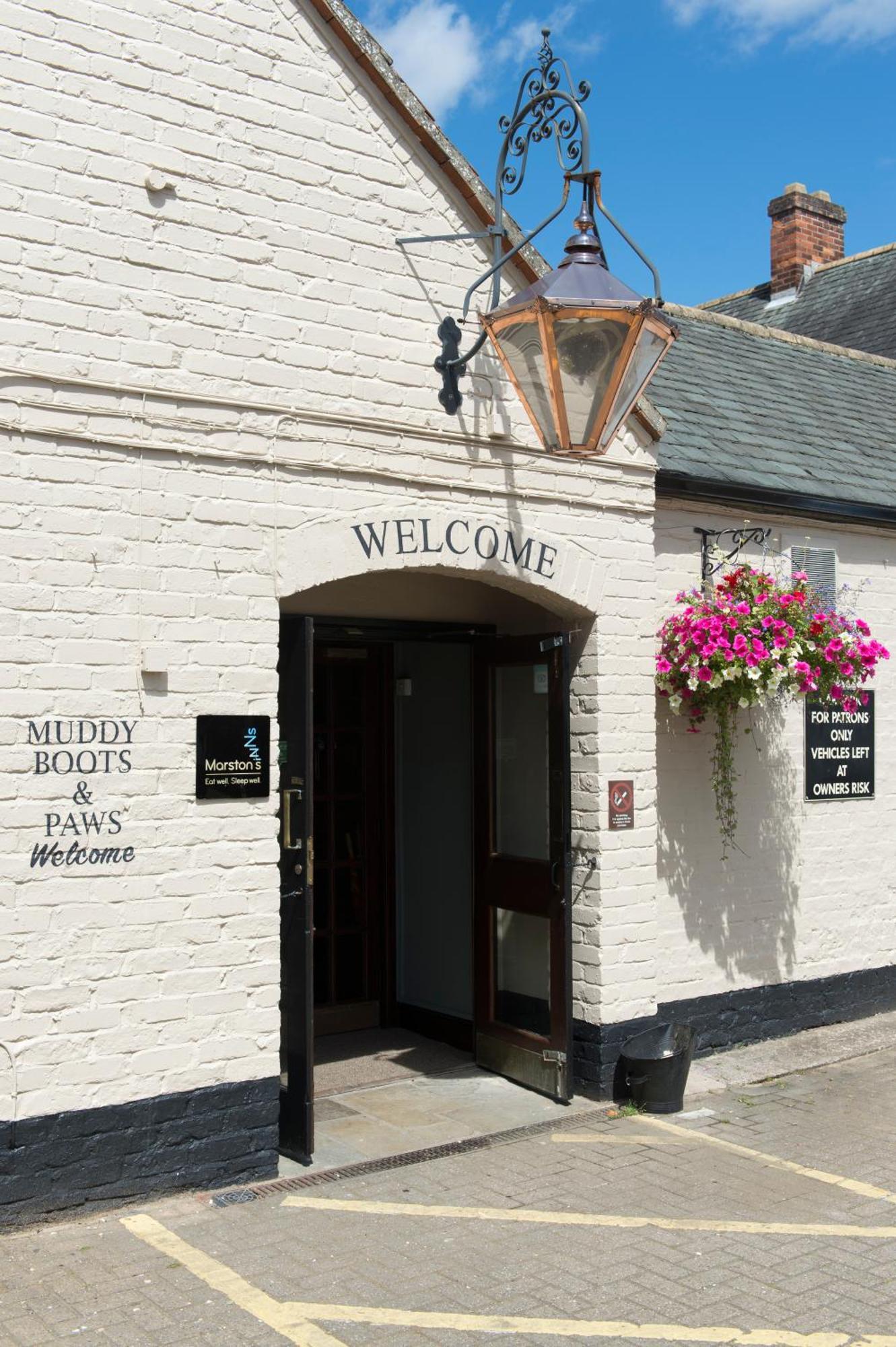 Green Dragon, Welton By Marston'S Inns South Cave Exterior photo