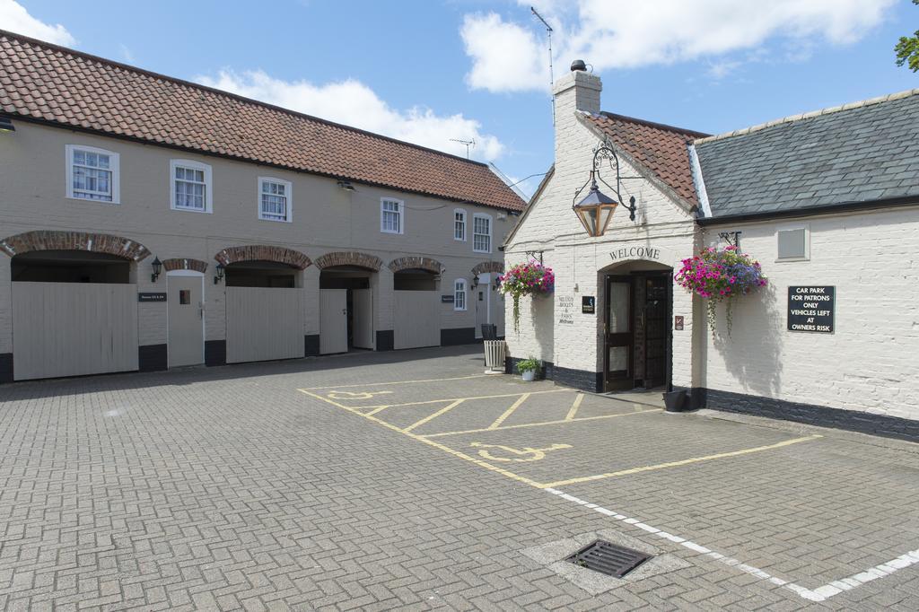 Green Dragon, Welton By Marston'S Inns South Cave Exterior photo